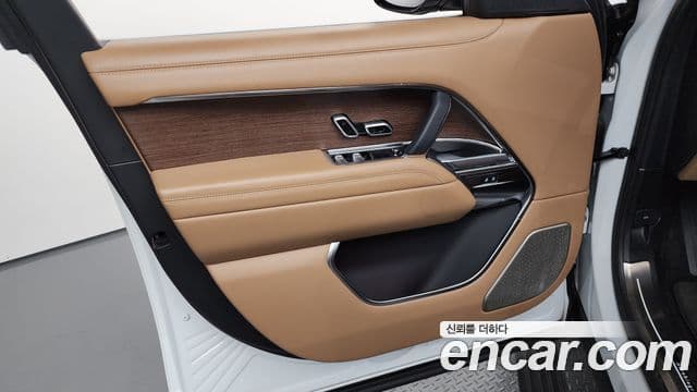 Land Rover Range Rover 2024 — ფოტო 7/39