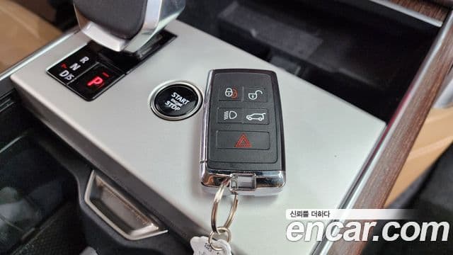 Land Rover Range Rover 2024 — ფოტო 8/39
