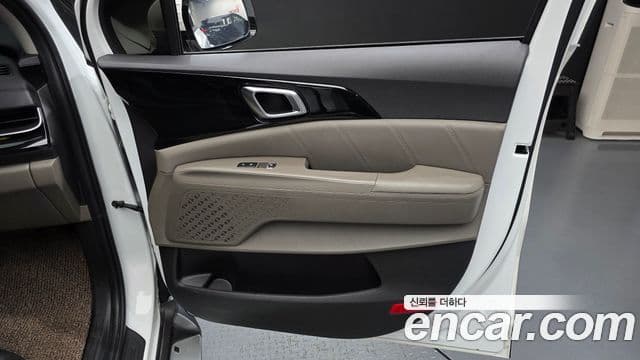 Kia Carnival 2024 — Photo 39/40