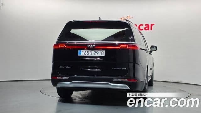 Kia Carnival 2021 — Фото 4/20