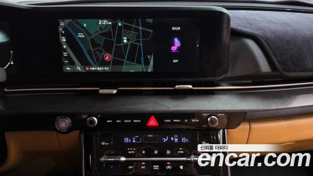 Kia Carnival 2021 — Фото 12/20
