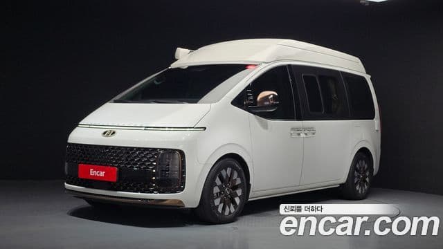 Hyundai Staria 2023 — Photo 5/39