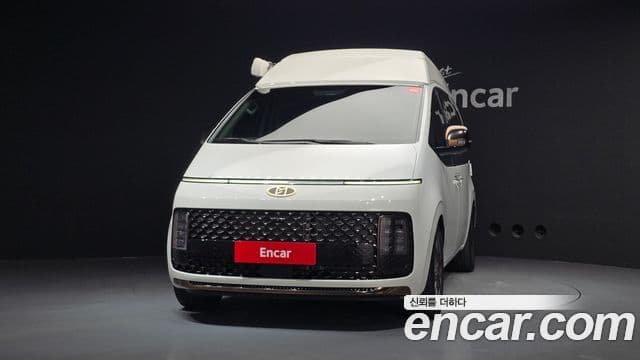 Hyundai Staria 2023 — Photo 18/39