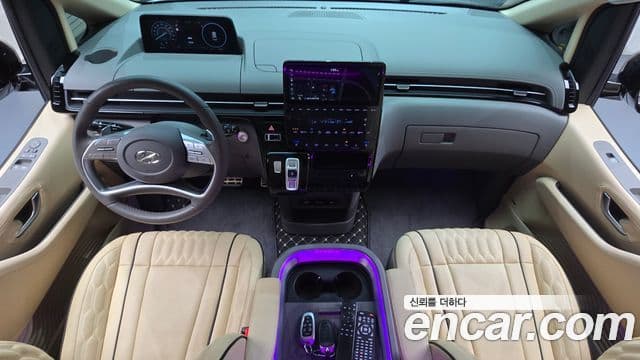 Hyundai Staria 2023 — Photo 27/39