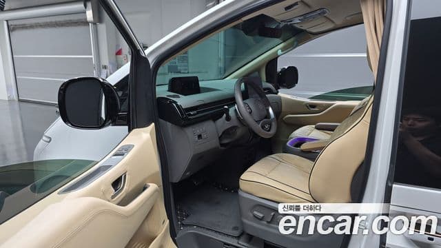 Hyundai Staria 2023 — Photo 11/39