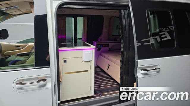 Hyundai Staria 2023 — Photo 21/39