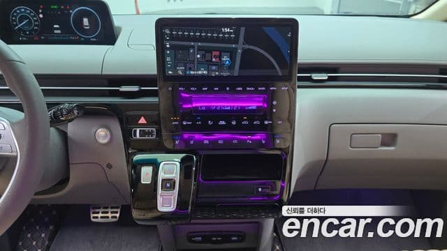 Hyundai Staria 2023 — Photo 22/39