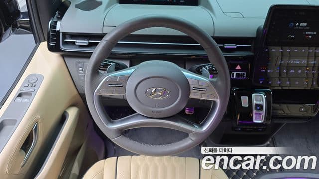 Hyundai Staria 2023 — Photo 10/39