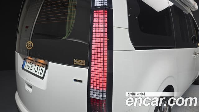 Hyundai Staria 2023 — Photo 8/39