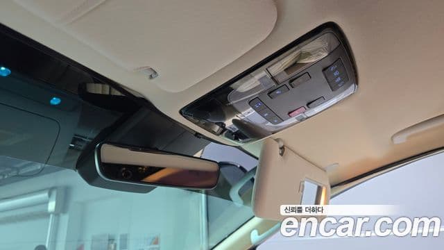 Hyundai Staria 2023 — Photo 28/39