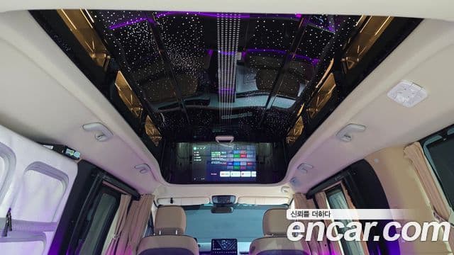 Hyundai Staria 2023 — Photo 32/39