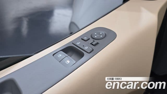 Hyundai Staria 2023 — Photo 13/39