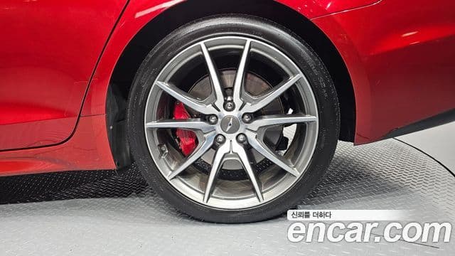 Genesis G70 2019 — Photo 12/33