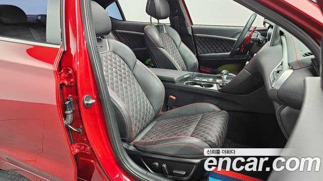 Genesis G70 2019 — Photo 24/33