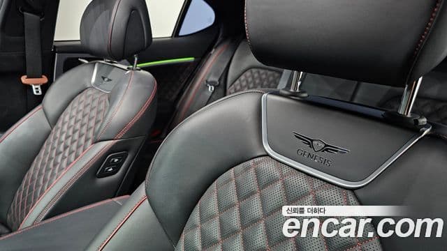 Genesis G70 2019 — Photo 22/33
