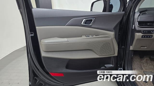 Kia Carnival 2025 — Şəkil 10/33