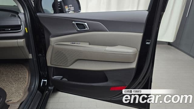 Kia Carnival 2025 — Şəkil 14/33