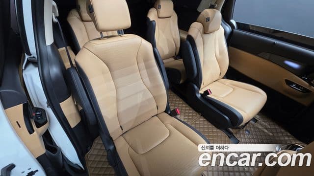 Kia Carnival 2023 — Фото 11/20