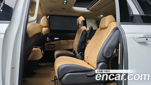 Kia Carnival 2023 — Фото 12/20