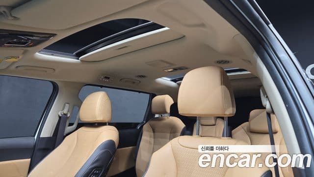 Kia Carnival 2023 — Фото 18/20