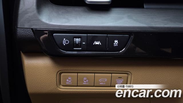 Kia Carnival 2023 — Фото 19/20