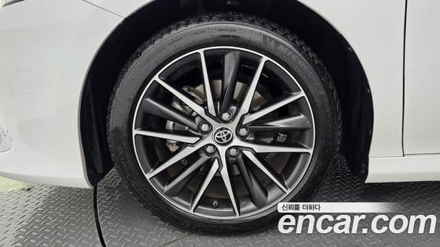 Toyota Camry 2024 — ფოტო 10/34