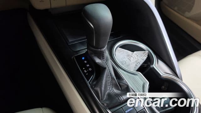 Toyota Camry 2024 — ფოტო 24/34