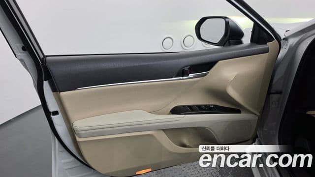 Toyota Camry 2024 — ფოტო 9/34