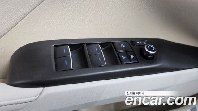 Toyota Camry 2024 — ფოტო 34/34