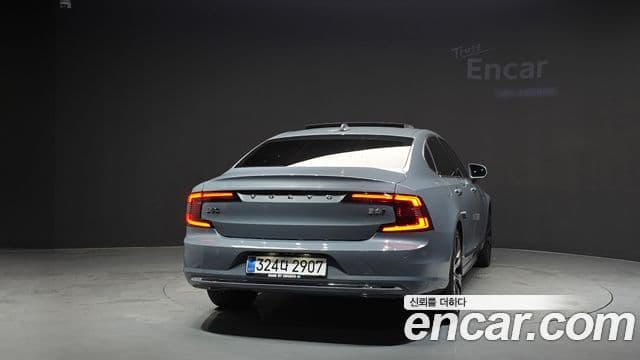 Volvo S90 2022 — Фото 4/20