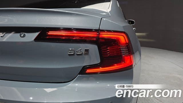 Volvo S90 2022 — ფოტო 13/35