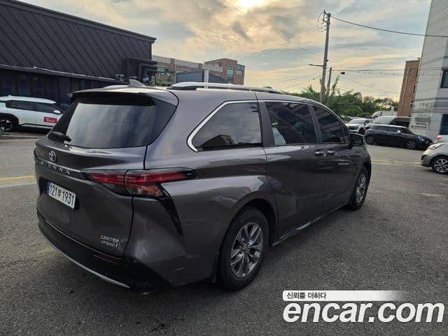 Toyota Sienna 2023 — Photo 12/15