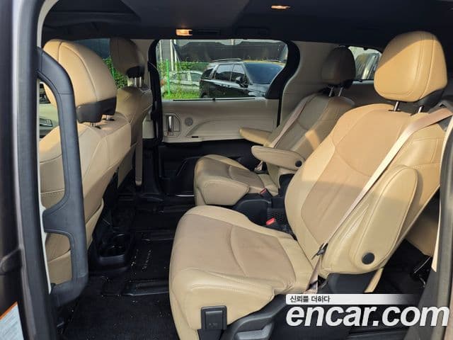 Toyota Sienna 2023 — Photo 2/15