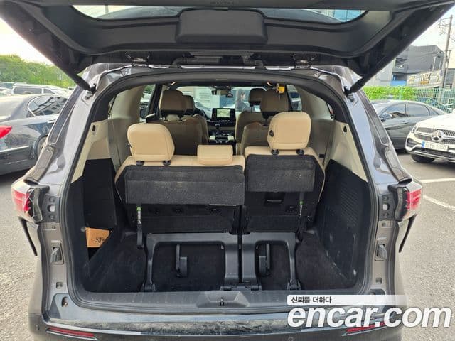 Toyota Sienna 2023 — Photo 11/15