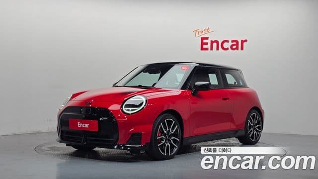 Mini Cooper Electric 2025 — ფოტო 6/33