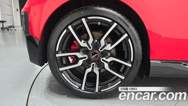Mini Cooper Electric 2025 — ფოტო 10/33