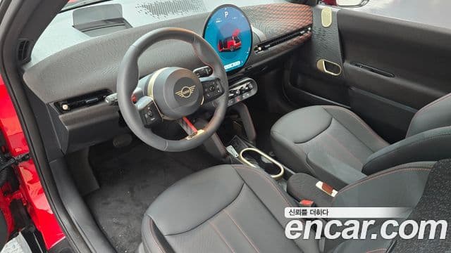 Mini Cooper Electric 2025 — ფოტო 25/33