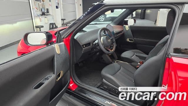 Mini Cooper Electric 2025 — ფოტო 19/33