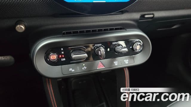 Mini Cooper Electric 2025 — ფოტო 26/33