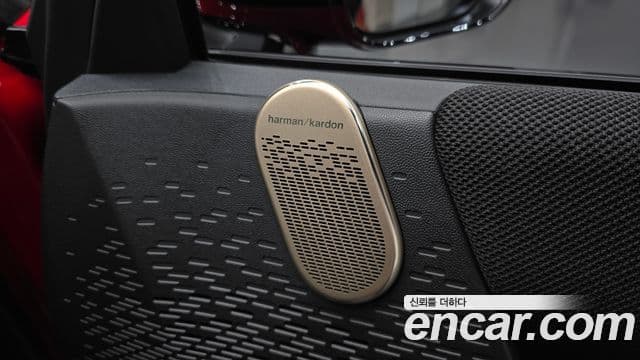 Mini Cooper Electric 2025 — ფოტო 29/33
