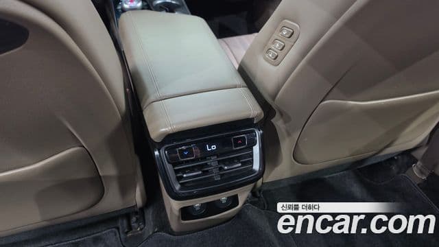 Kia K8 2022 — Şəkil 18/40