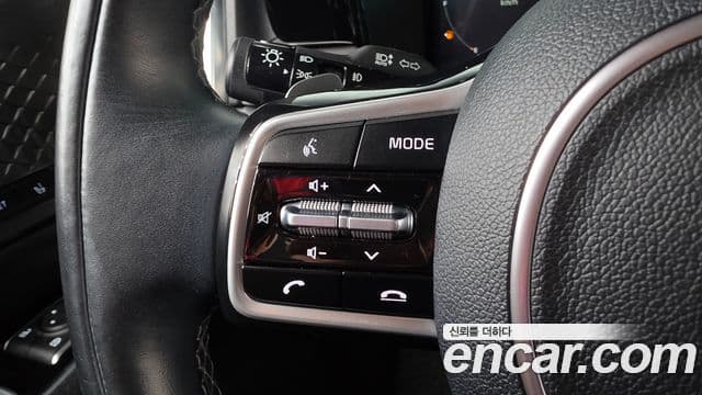 Kia Sorento 2021 — Фото 18/20