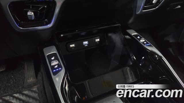 Kia Sorento 2021 — ფოტო 18/43