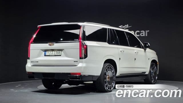 Cadillac Escalade 2021 — ფოტო 9/39