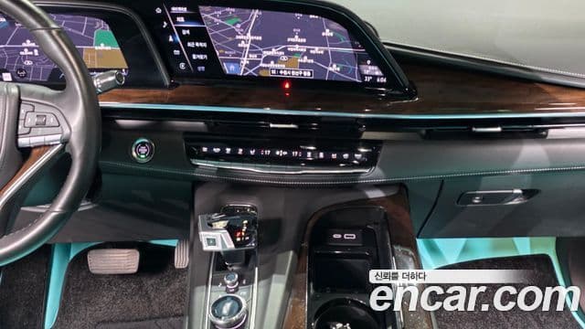 Cadillac Escalade 2021 — ფოტო 34/39