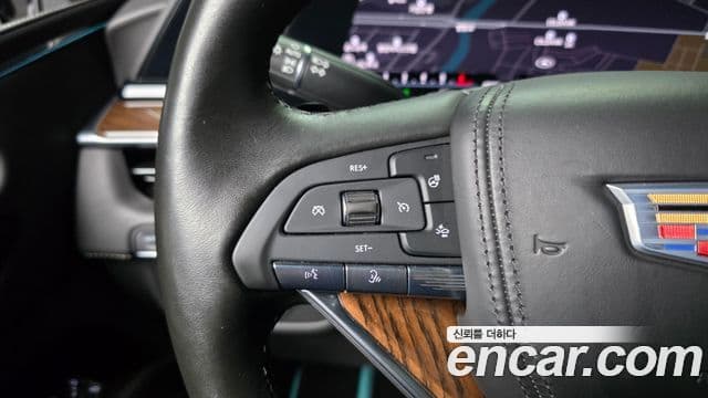 Cadillac Escalade 2021 — ფოტო 24/39