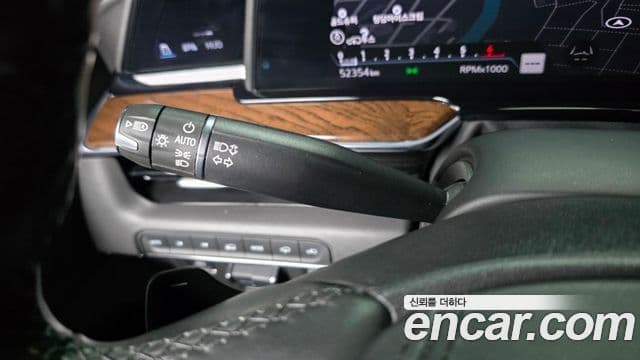 Cadillac Escalade 2021 — ფოტო 29/39