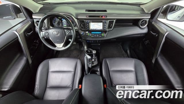 Toyota RAV4 2018 — Фото 7/20