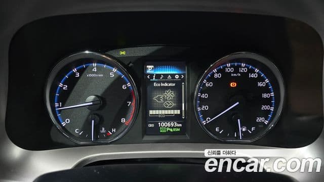 Toyota RAV4 2018 — Фото 8/20