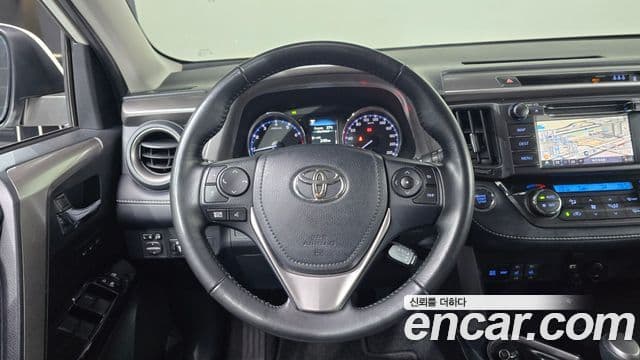 Toyota RAV4 2018 — Фото 13/20